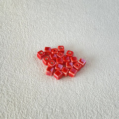 BD00020-01-red-cube-ceramic-beads-7x7mm