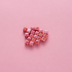 BD00020-05-red-cube-ceramic-beads-7x7mm
