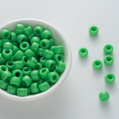 BD00033-04-grass-green-barrel-opaque-pony-beads-6×9mm