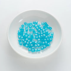 BD00074-01-white-letter-ice-blue-transparent-cube-alphabet-beads-mix-6mm