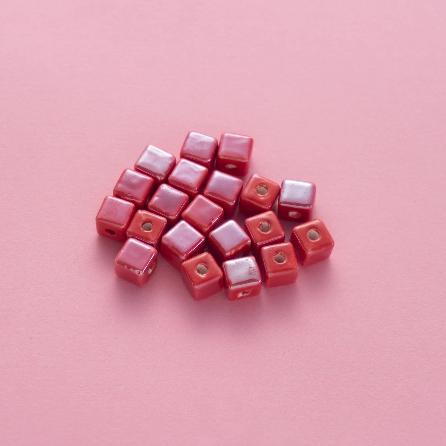 BD00013-05-red-cube-ceramic-beads-8x8mm