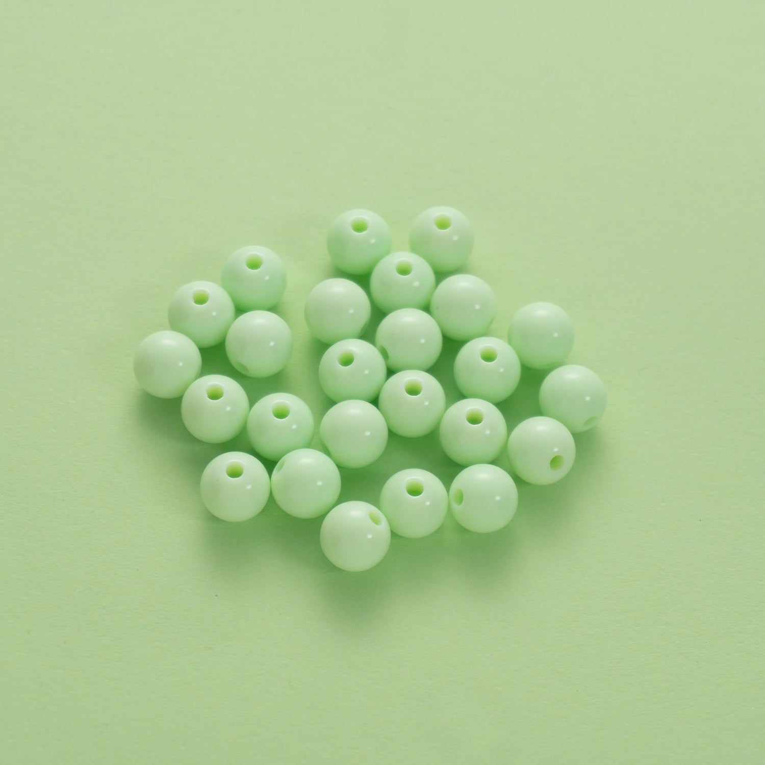 BD00024-05-light-green-round-acrylic-craft-beads-10mm