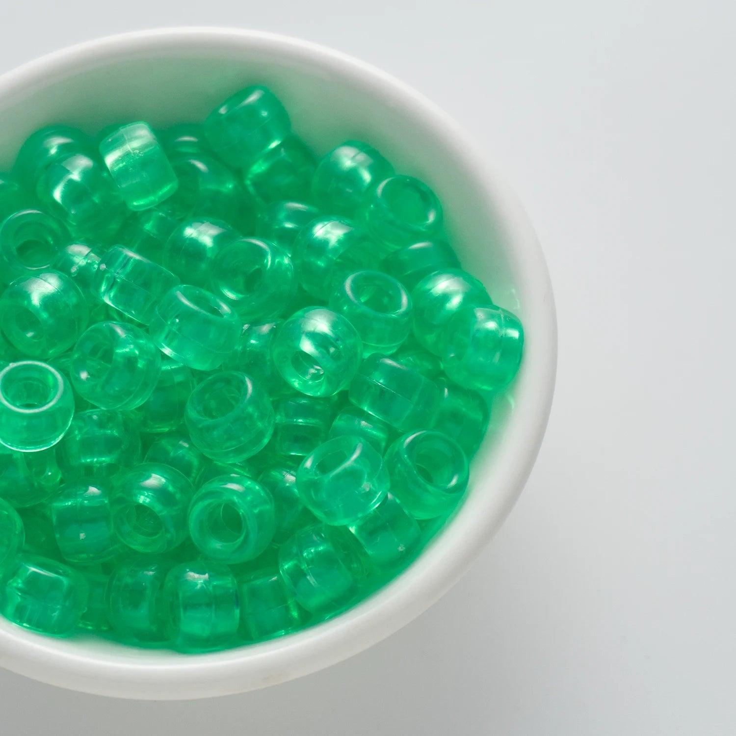 BD00053-03-jade-green-barrel-transparent-pony-beads-6×9mm