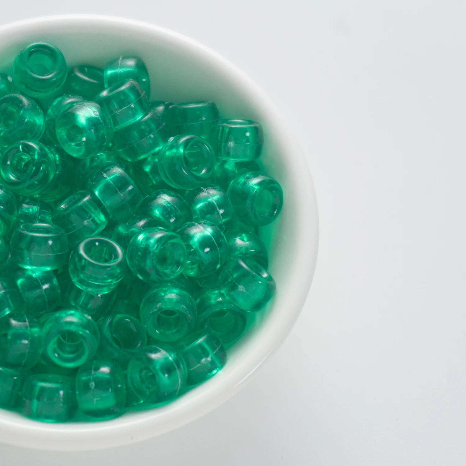 BD00068-03-munsell-green-barrel-transparent-pony-beads-6×9mm