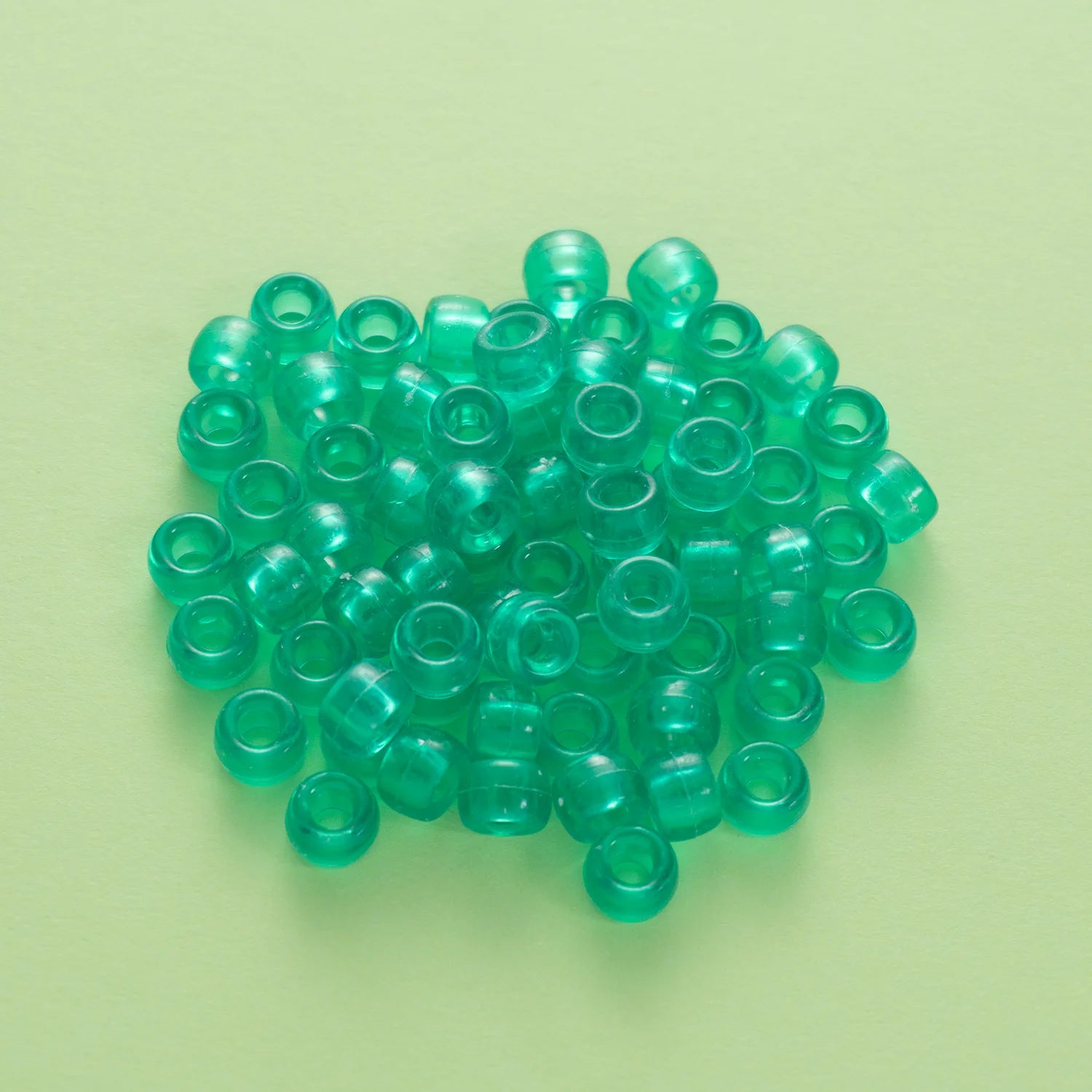 BD00069-05-jungle-green-barrel-transparent-pony-beads-6×9mm