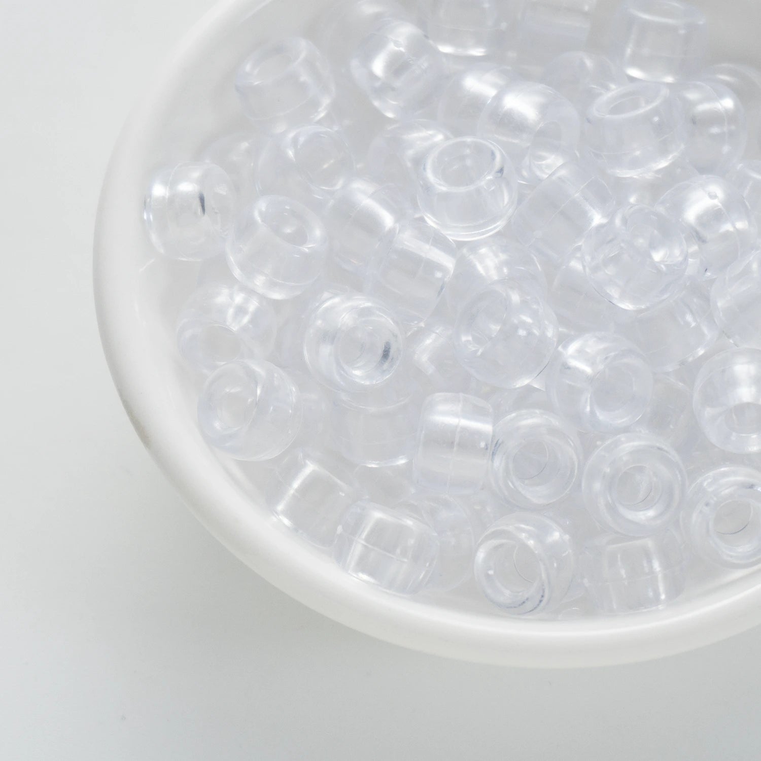 BD00072-02-clear-white-barrel-transparent-pony-beads-6×9mm