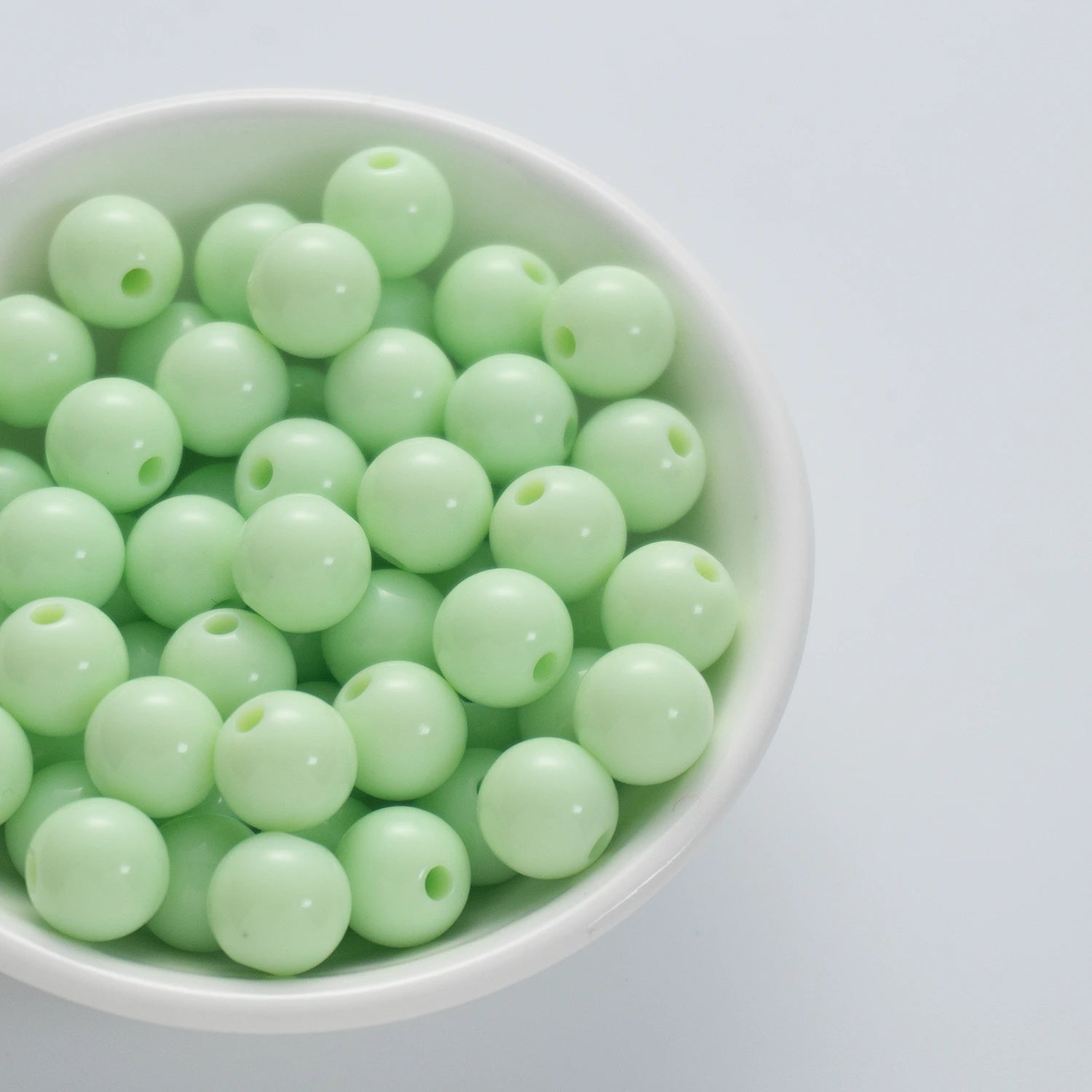 BW-00024-BD-03-light-green-round-acrylic-craft-beads-10mm