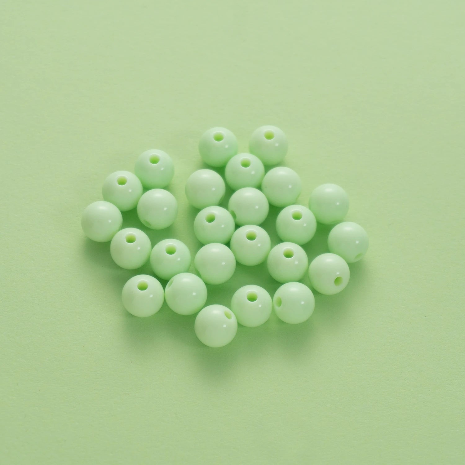 BW-00024-BD-05-light-green-round-acrylic-craft-beads-10mm