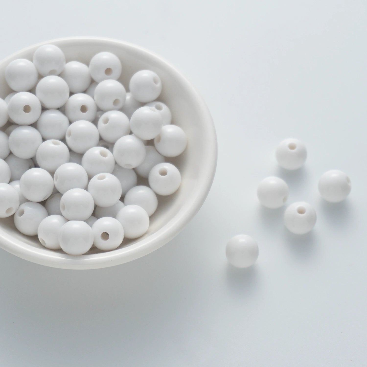 BW-00027-BD-04-white-round-acrylic-craft-beads-10mm