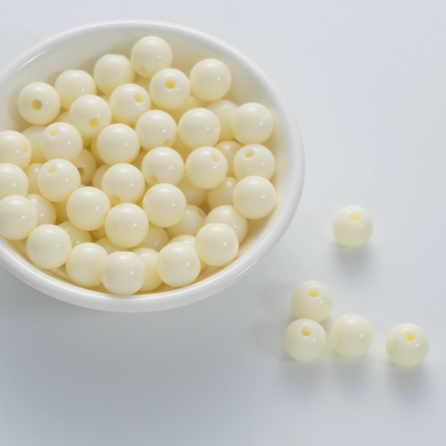 BW-00030-BD-04-beige-yellow-round-acrylic-craft-beads-10mm