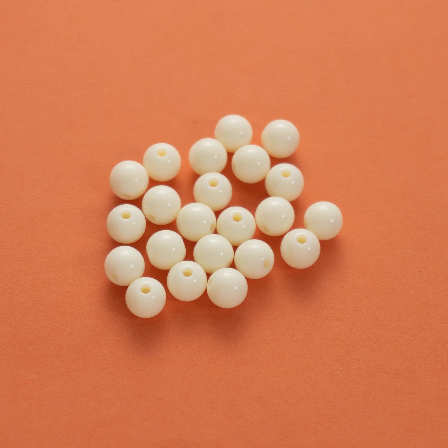BW-00030-BD-05-beige-yellow-round-acrylic-craft-beads-10mm