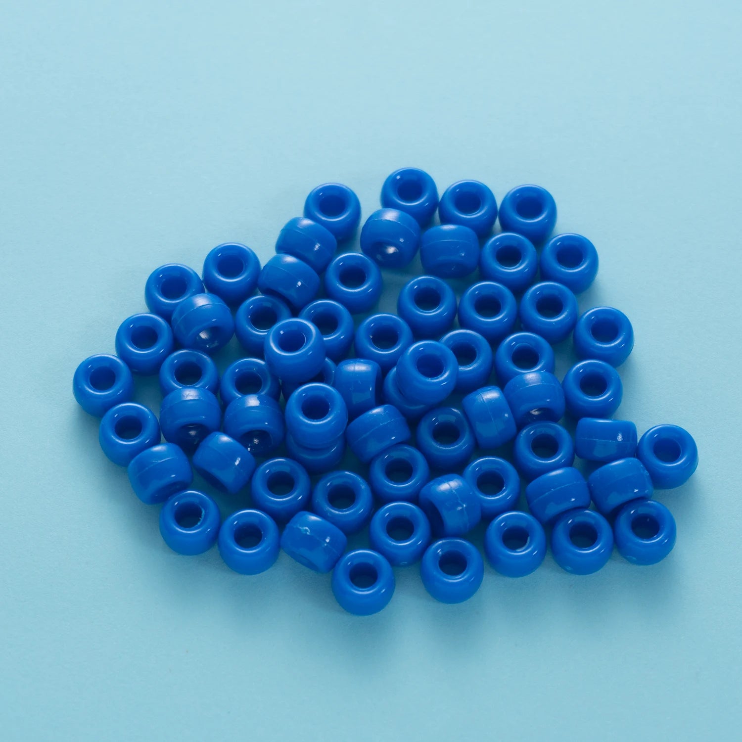 BW-00042-BD-05-dark-blue-barrel-opaque-pony-beads-6×9mm