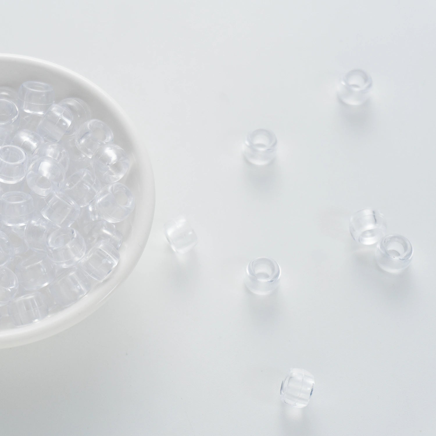 BW-00072-BD-04-clear-white-barrel-transparent-pony-beads-6×9mm