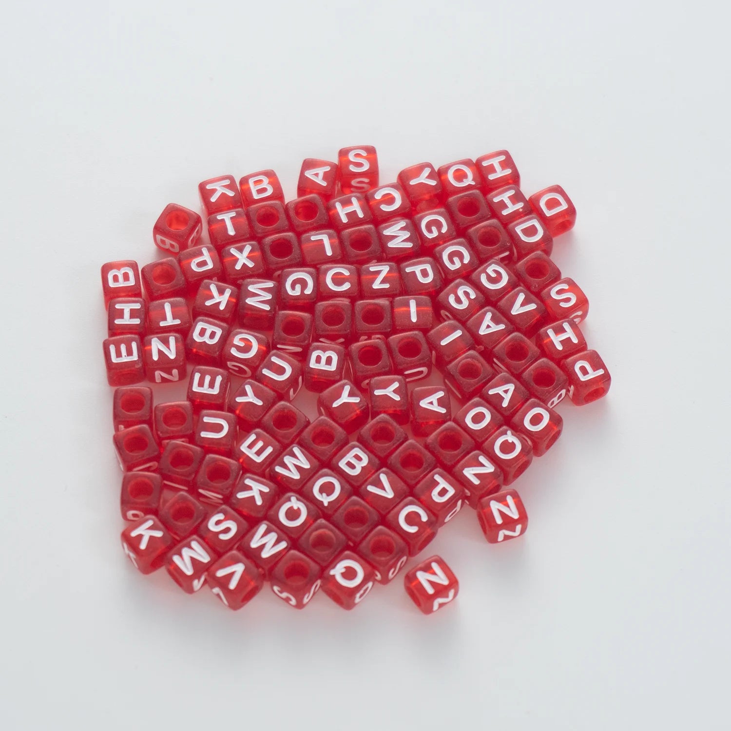 BW-00073-BD-02-white-letter-dark-red-transparent-cube-alphabet-beads-mix-6mm