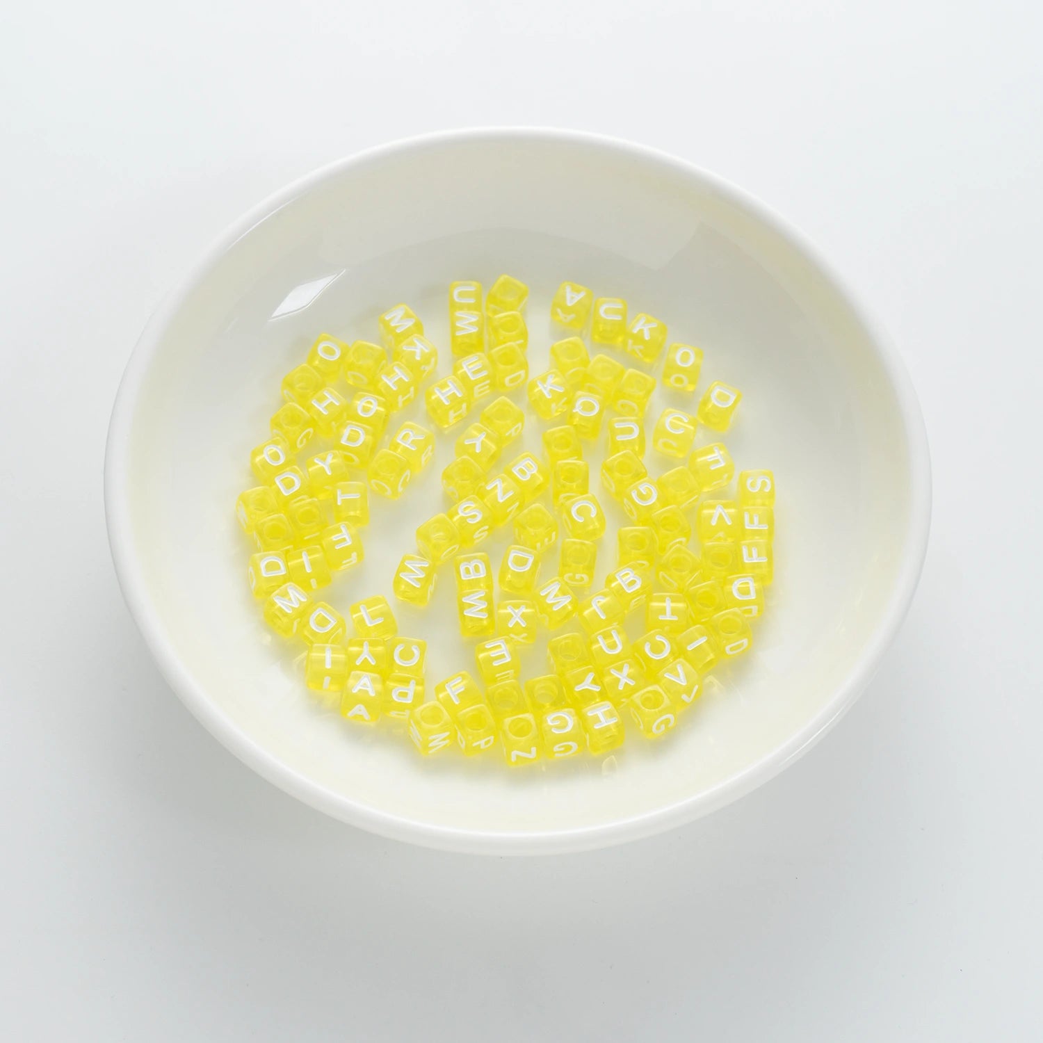 BW-00075-BD-01-white-letter-bright-yellow-transparent-cube-alphabet-beads-mix-6mm
