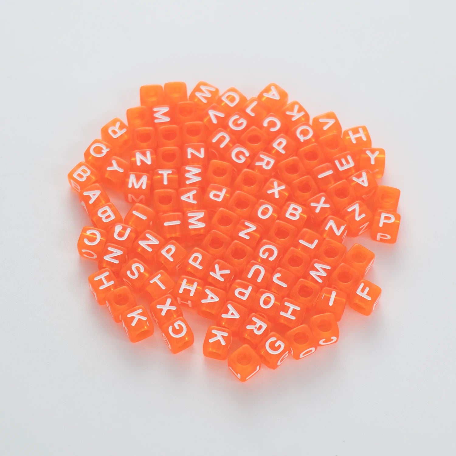 BW-00078-BD-02-white-letter-bright-orange-transparent-cube-alphabet-beads-mix-6mm