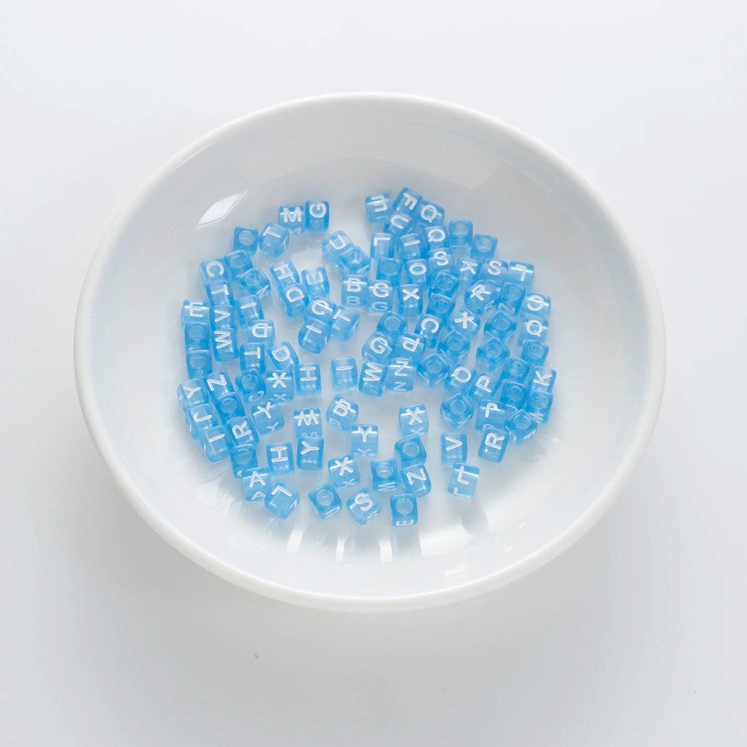 BW-00080-BD-01-white-letter-light-blue-transparent-cube-alphabet-beads-mix-6mm