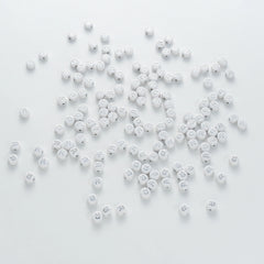 BW-00101-BD-04-silver-letter-white-opaque-coin-alphabet-beads-single-r-4×7mm
